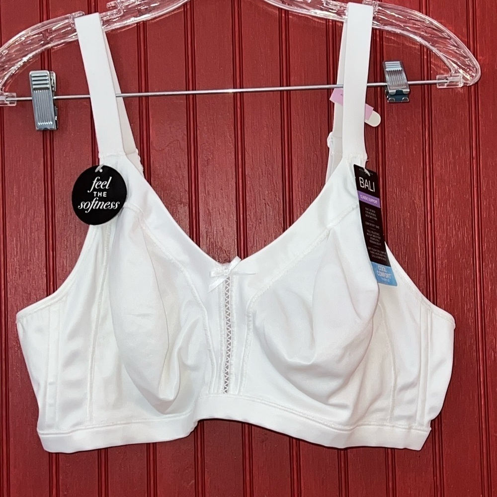 NWT Bali 42D No Wire White Bra